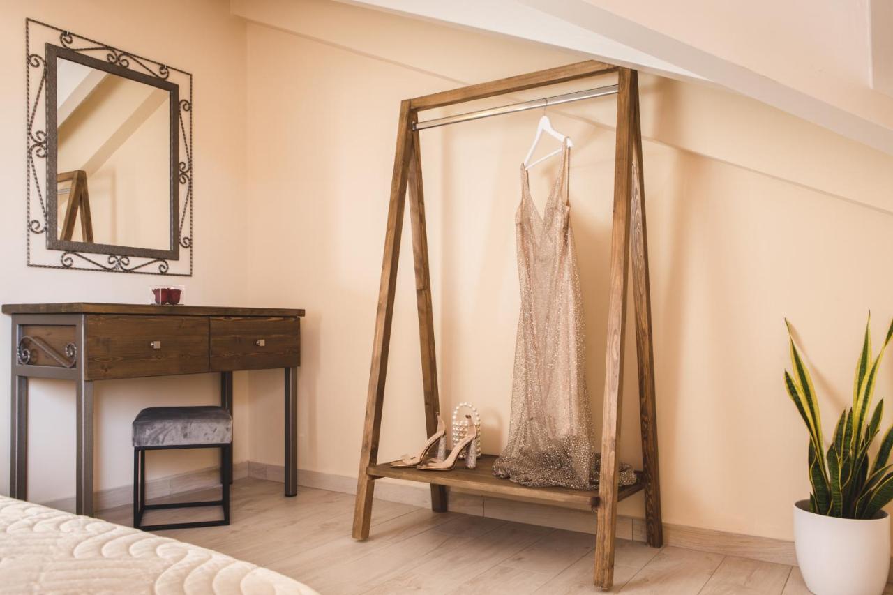 אליקאנאס Gold Olive Suites מראה חיצוני תמונה